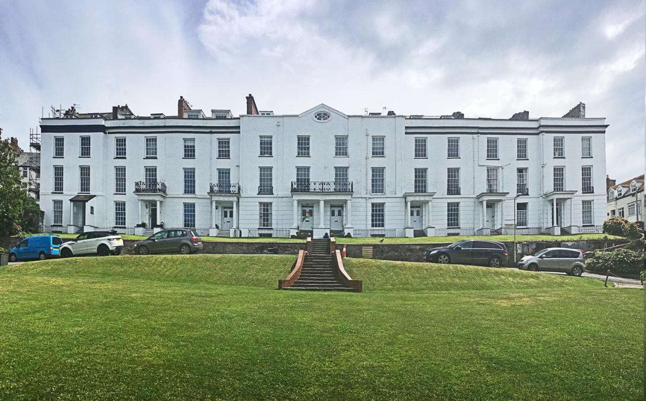 Ilfracombe Townhouse: Restored Historic Home ภายนอก รูปภาพ